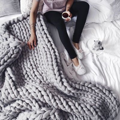 Gravity Chunky Knit Blanket